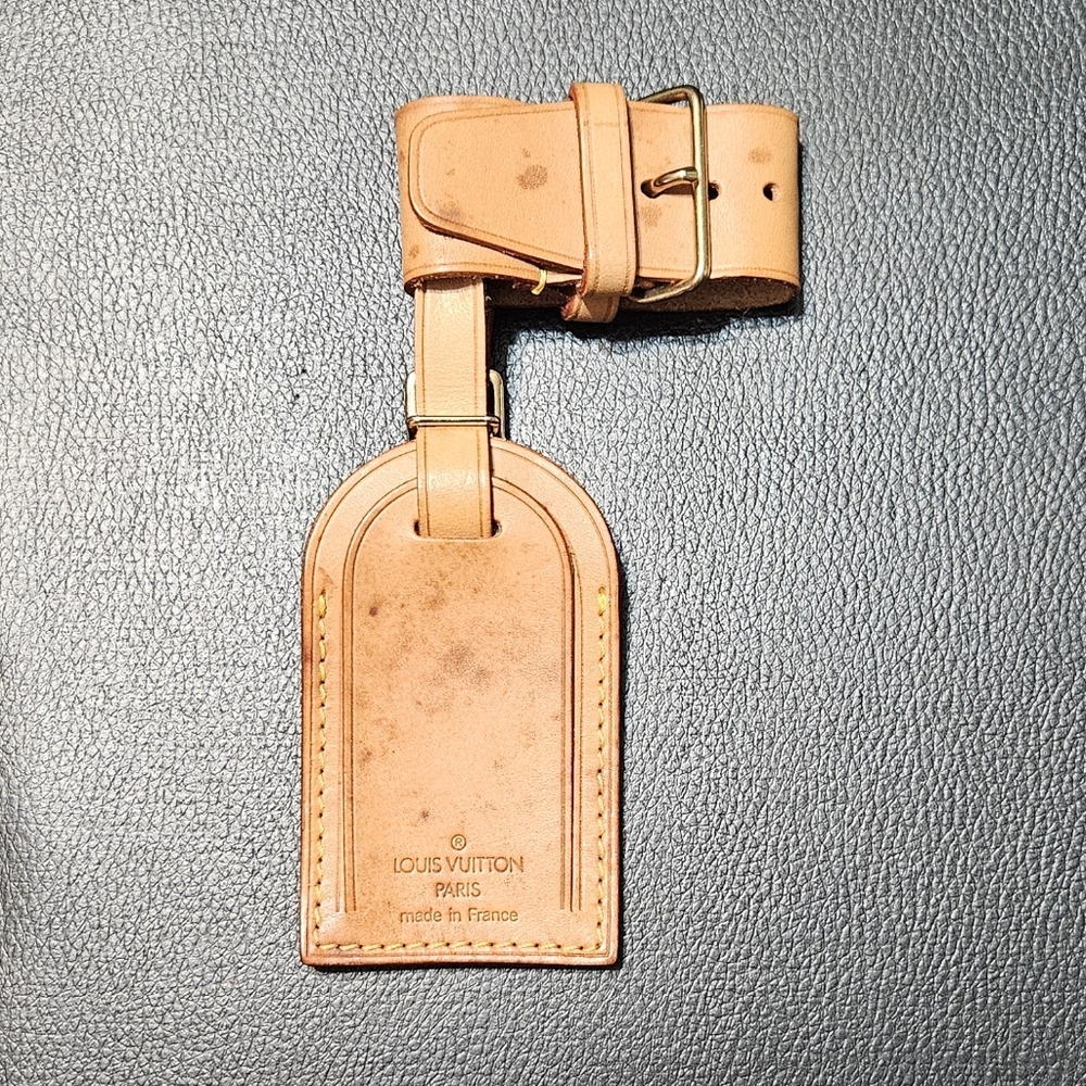 Louis Vuitton Vacheta Leather Luggage Tag